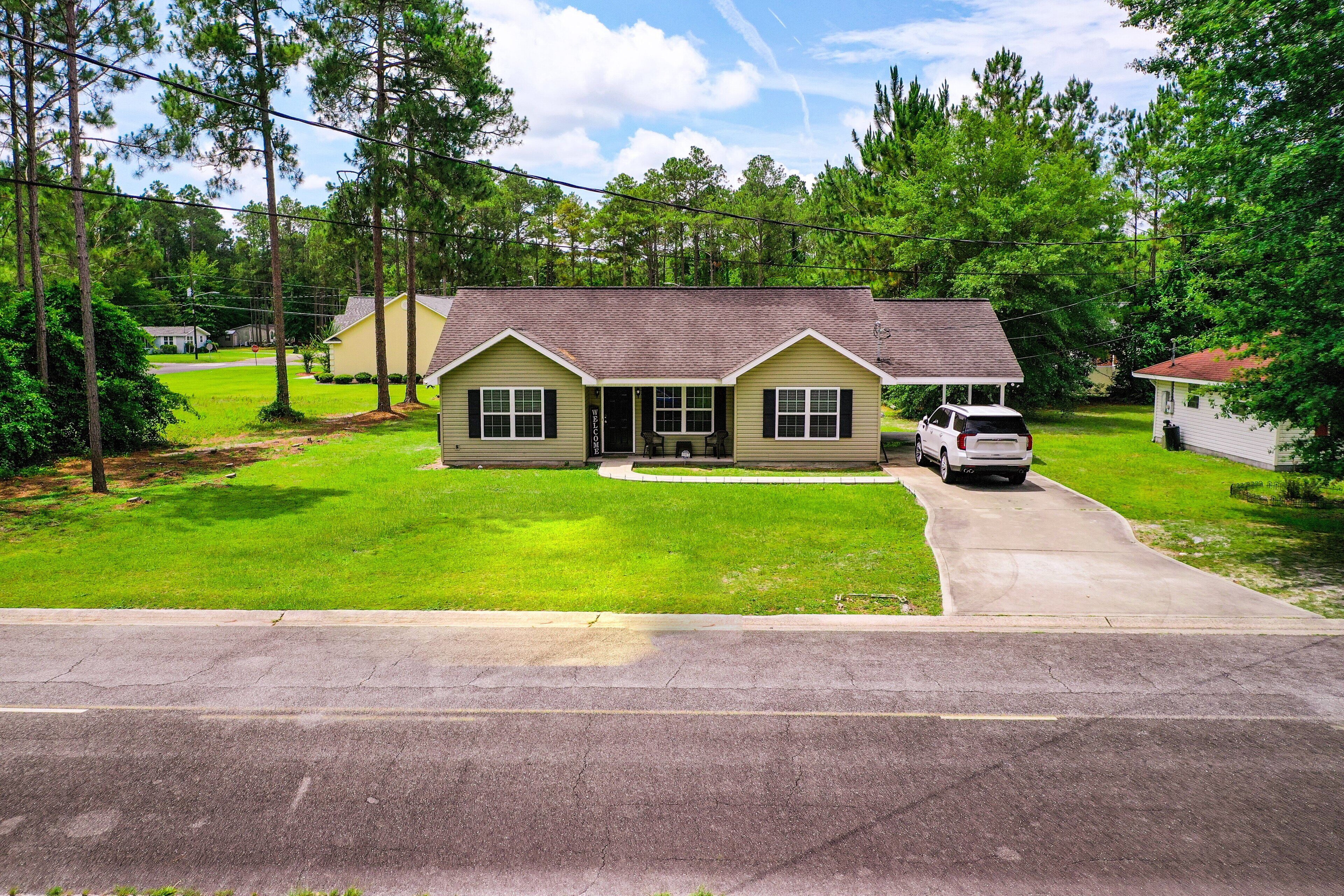 This is a 3 bedroom and 2 bath house located in a quiet neighborhood with love.