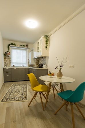 Comfort Apartment | Private kitchen | Fridge, microwave, oven, coffee/tea maker - Apartment Ella (Brasov)