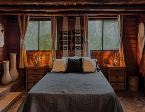 Double Design Cabin (Premie) | Premium bedding, down comforters, individually decorated - ANAND Ecoaldea (Leona Vicario)