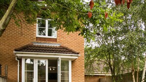 Garden - Astley House 3 bed spacious home (Leicester)