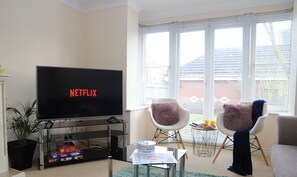 Nhà phong cách cổ điển | Phòng khách | Đồ chơi 