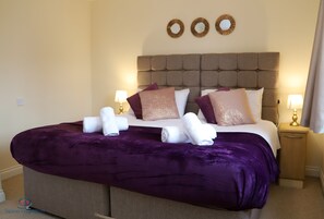 Classic House | 3 bedrooms, memory foam beds, individually decorated - Astley House 3 bed spacious home (Leicester)