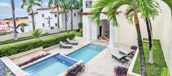 Sea Vue Luxury Vacation Condominiums