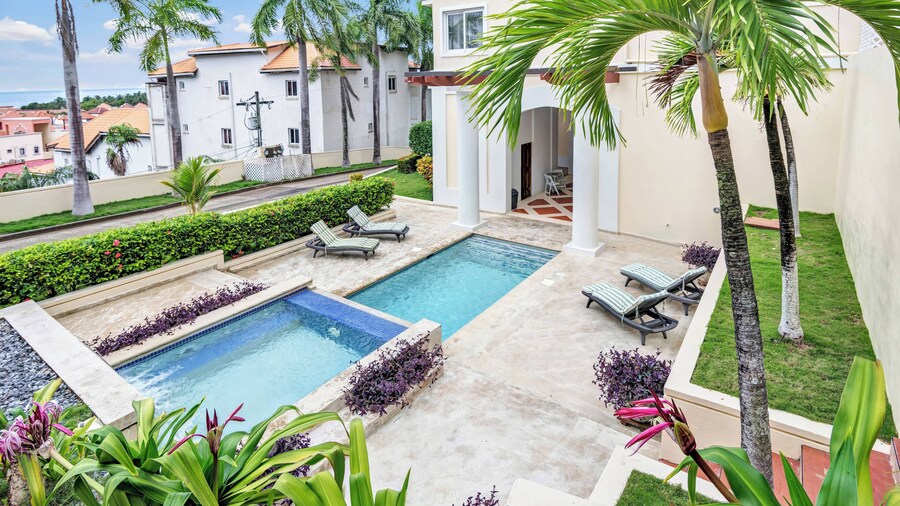 Sea Vue Luxury Vacation Condominiums