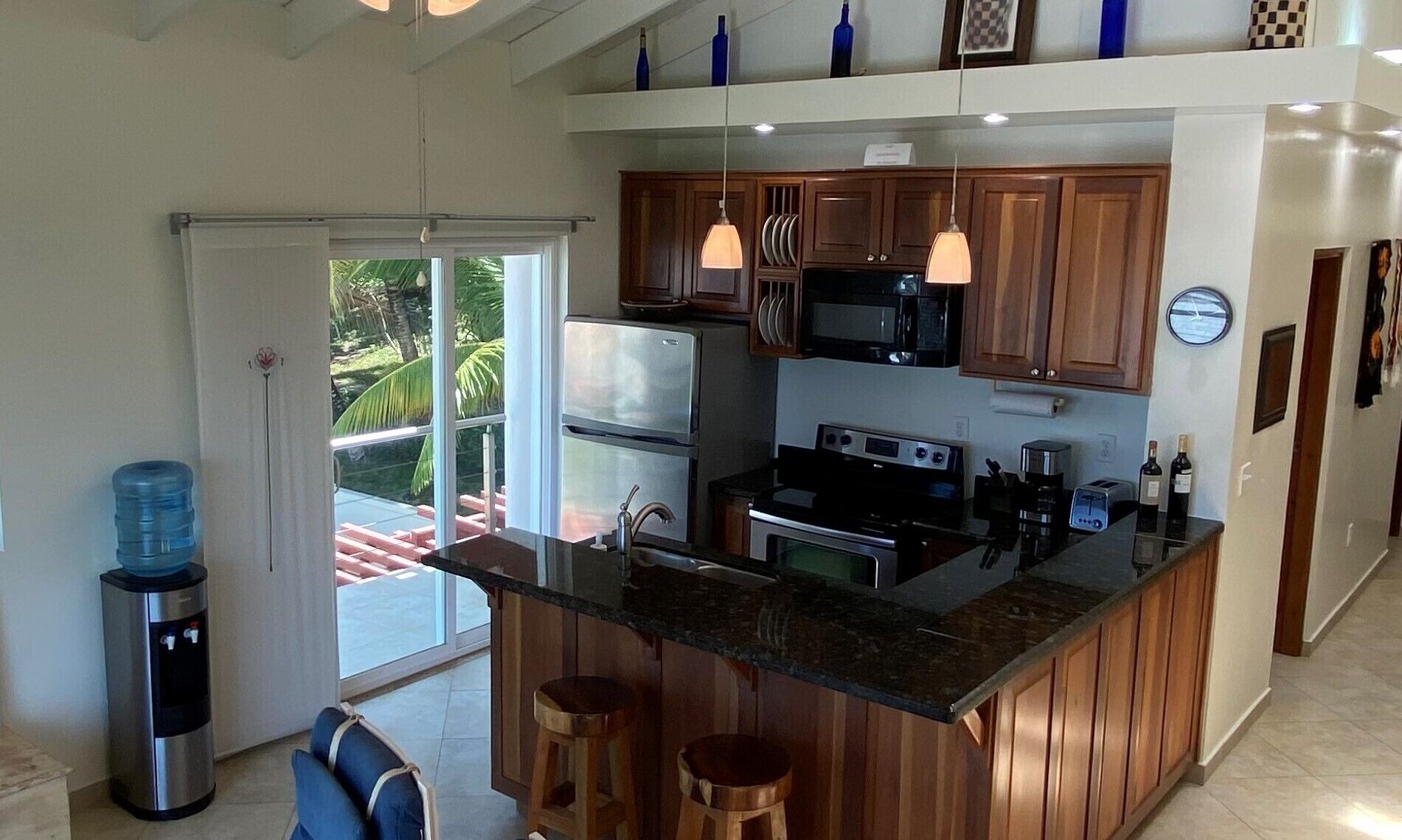 Bloc d'apartaments Premier, 1 dormitori, vistes a l'oceà (The View) | Cuina privada | Frigorífic, microones, forn i cafetera i tetera 