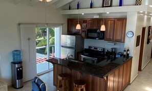 Leilighet – premier, 1 soverom, havutsikt (The View) | Eget kjøkken | Kjøleskap, mikrobølgeovn, ovn og kaffetrakter/tekoker