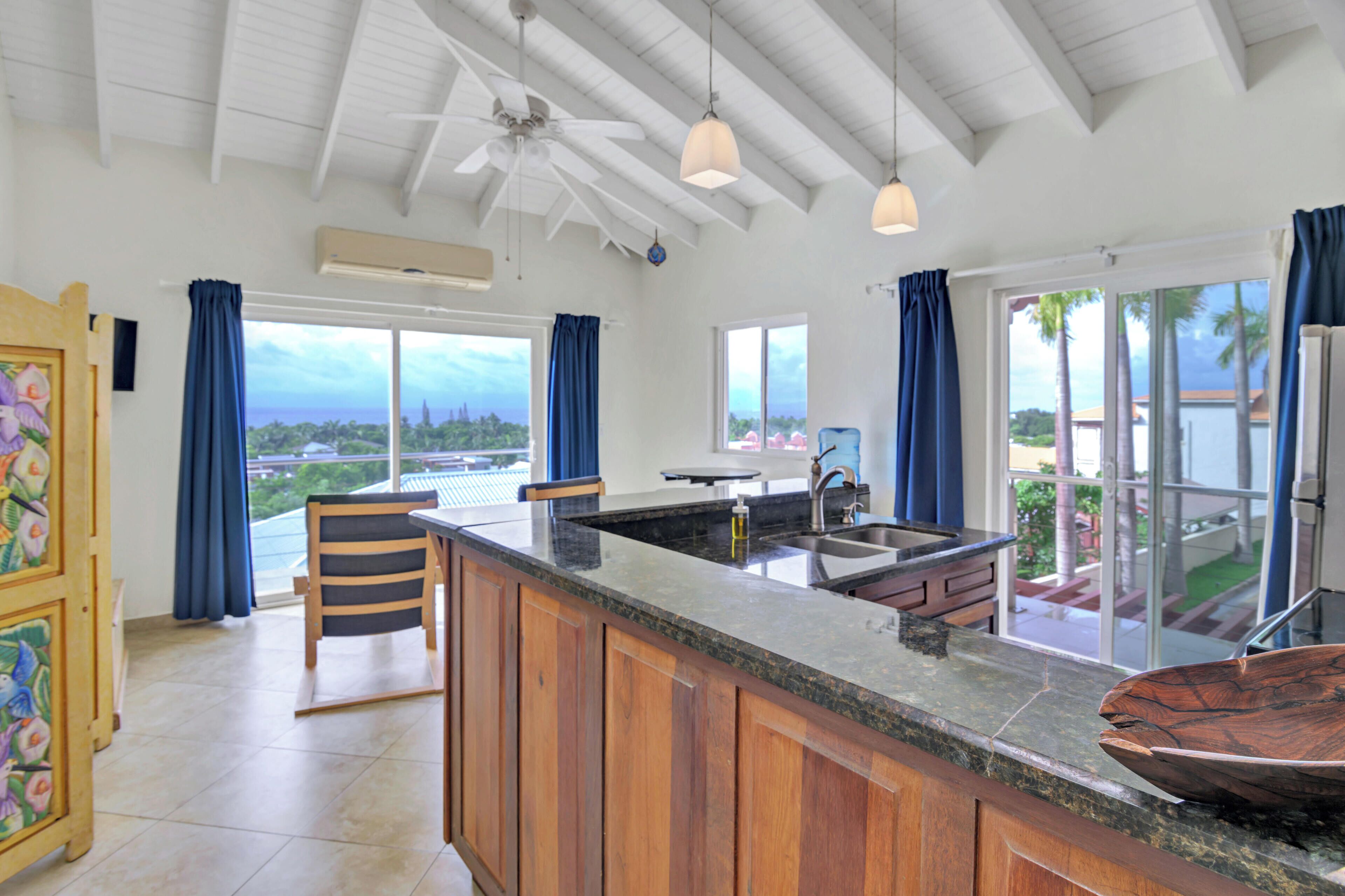 Premier-Apartment, 1 Schlafzimmer, Meerblick (The View) | Betten mit Memory-Foam-Matratzen, Minibar, Zimmersafe