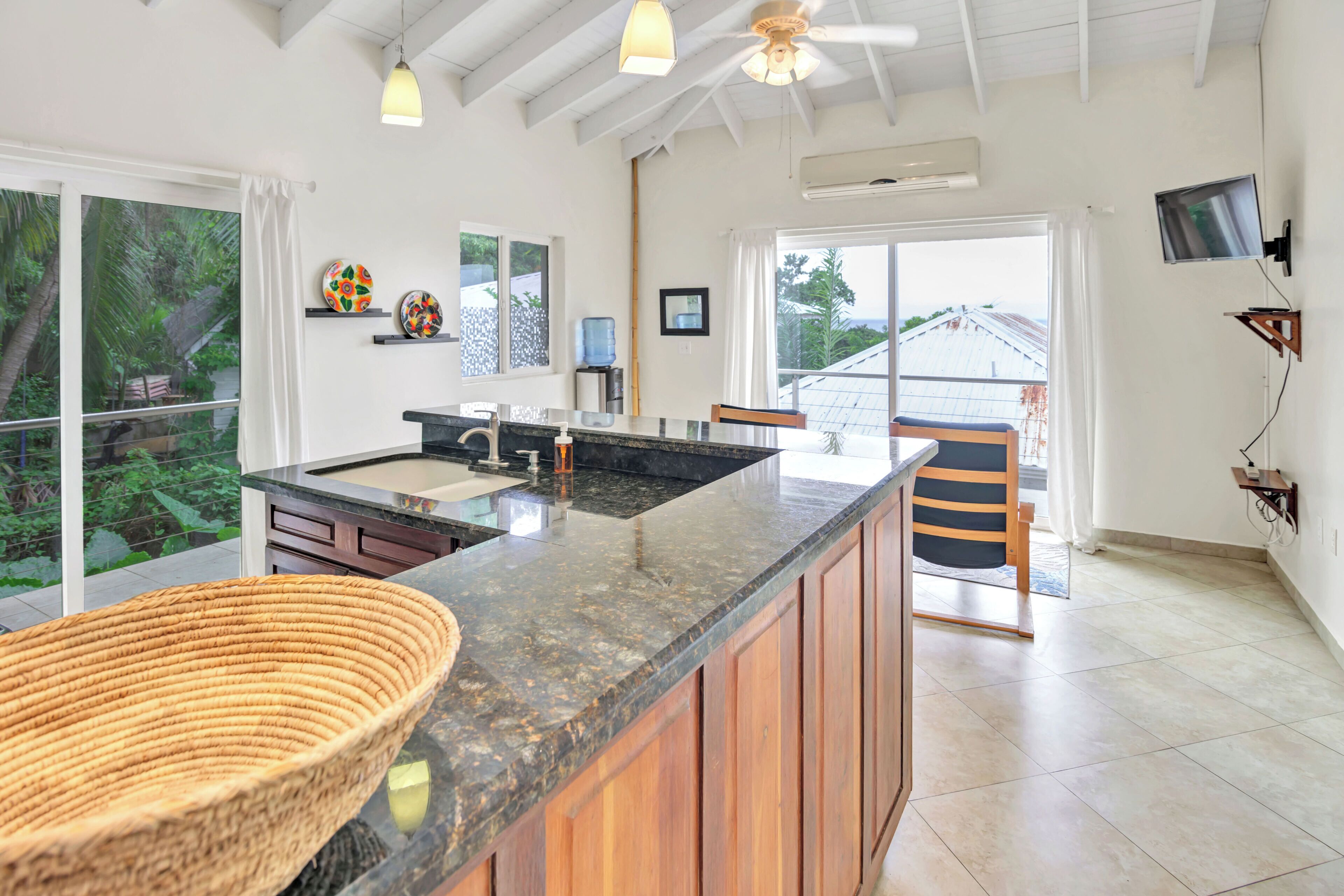 พรีเมียร์คอนโด, 1 ห้องนอน, วิวทะเล (Crystal) | เตียงเมมโมรีโฟม, มินิบาร์, ตู้นิรภัยในห้องพัก