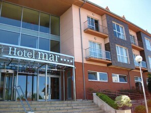 Front of property - Hotel Arha Mar Comillas (Comillas)