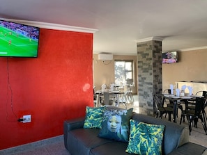 Lobby sitting area - The Hill Hotel and Conference Centre (Thohoyandou)