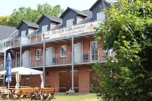 Front of property - Heinrich's Pension mit Café-Witschaft (Zerbst/Anhalt)