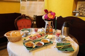 Desayuno continental incluido todos los días