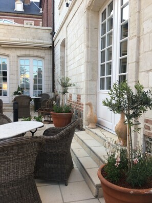 Exterior detail - Hôtel Jean de Bruges (Saint-Riquier)