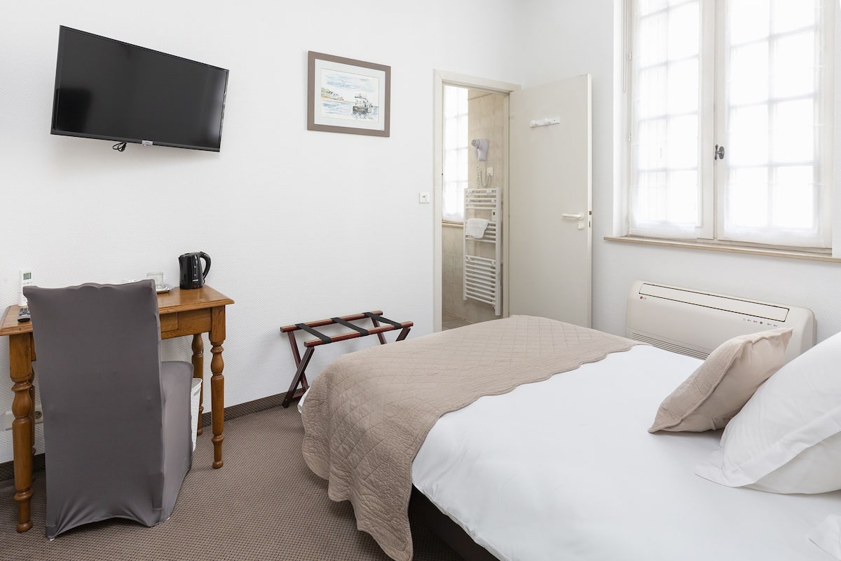 Standard Single Room | 1 bedroom, desk, laptop workspace, soundproofing