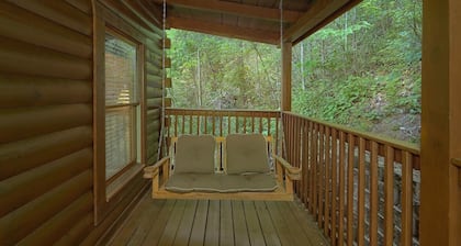 Cozy cabin, perfect for a honeymoon or an adventure-filled family getaway!