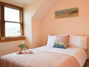 3 quartos, Wi-Fi de cortesia, roupa de cama