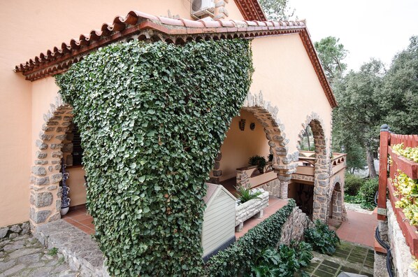Chambre, 1 chambre, fumeur, piscine privée | Enceinte de l’hébergement