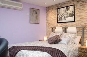 Rom, 1 soverom, røyk, privat basseng | 1 soverom, lydisolert og wi-fi (inkludert)