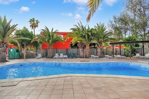 Vil·la, 3 dormitoris, fumadors, balcó | Piscina | Piscina a l'aire lliure 