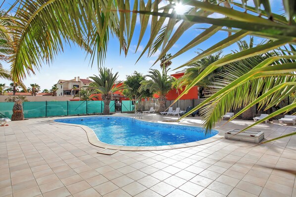 Vil·la, 3 dormitoris, fumadors, balcó | Piscina | Piscina a l'aire lliure
