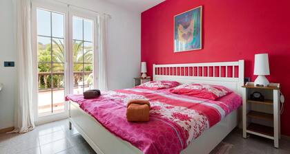 Well Maintained House in Chayofa With Pool