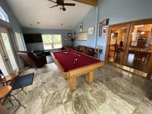 House, 3 Bedrooms | Games room - Larkspur Trail 3 Bedroom Home by RedAwning (Bend)