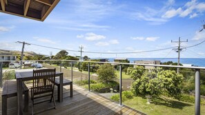 Outdoor dining - Sea Sunrise - Ocean Views & Walk To Beach *New Listing 2020* (Skenes Creek, Apollo Bay)