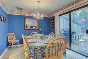 公寓客房, 多張床 (Quelah Condo - Unit 11) | 用餐區