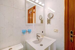 Bathroom - Holiday House With Pool in the South of Tenerife (Arona)