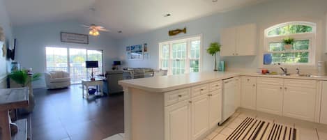 Condo, 2 Bedrooms | Private kitchen