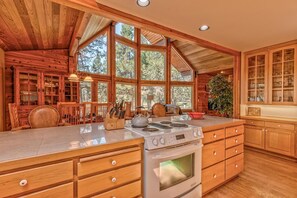Cabin, Multiple Beds, River View (Wood Duck 5) | Private kitchen