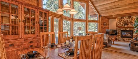 Kabin, Beberapa Tempat Tidur, pemandangan sungai (Wood Duck 5) | Tempat makan