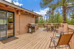 Huis, meerdere bedden (Red Alder - Unit 1) | Buiten dineren