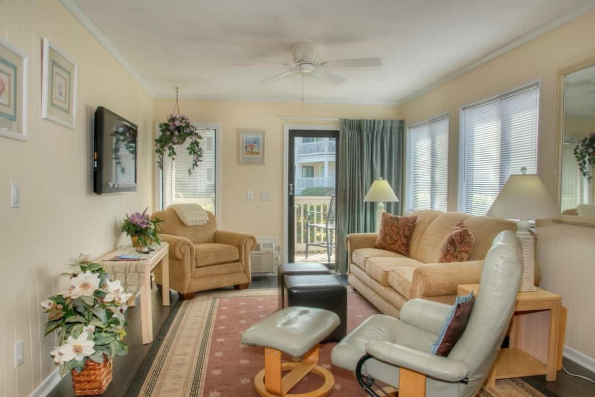 Villa, 2 Bedrooms, Sea View | Living room