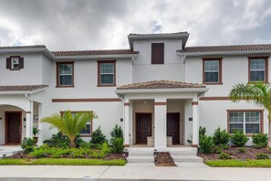 Exterior - 4802 LL Dream Getaway Luxury Townhome w/ Pool (Kissimmee)