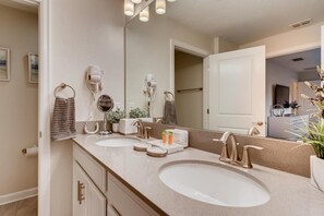 Bathroom - 4802 LL Dream Getaway Luxury Townhome w/ Pool (Kissimmee)