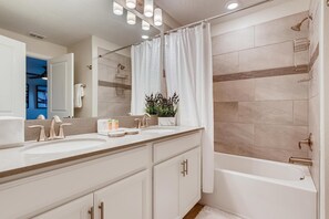Condo, Multiple Beds (4802 LL Dream Getaway Luxury Townhome) | Bathroom - 4802 LL Dream Getaway Luxury Townhome w/ Pool (Kissimmee)