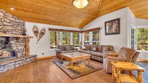 House, Multiple Beds (Acacia - Unit 2) | Living area | Table tennis, books, stereo - Acacia Lane 2 (Bend)