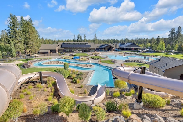 House, Multiple Beds (Acacia - Unit 2) | Pool
