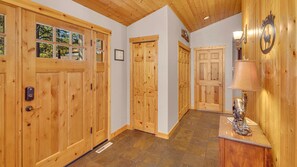 House, Multiple Beds (Acacia - Unit 2) | Interior