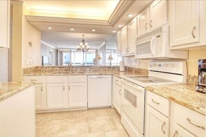 Condo, 2 chambres | Cuisine privée