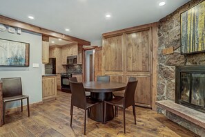 Condo, 2 Bedrooms | Business centre