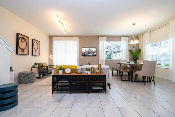 Condo, 2 Queen Beds (4810 LL - 5BD Private Pool Townhome -) | Interior