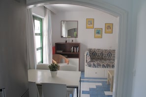 Departamento, 2 habitaciones, para fumadores, Terraza | Restaurantes