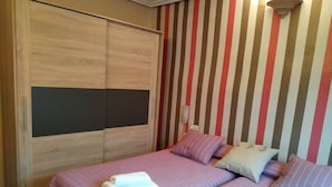 Room - Cozy Apartment Near the Center 1-4 pp (Salamanca)