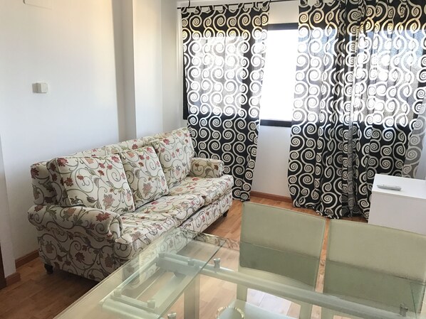 Living area - Attractive Apartment With Parking Space and Wifi (Monachil)