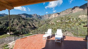 House, 3 Bedrooms, Accessible, Smoking | Balcony