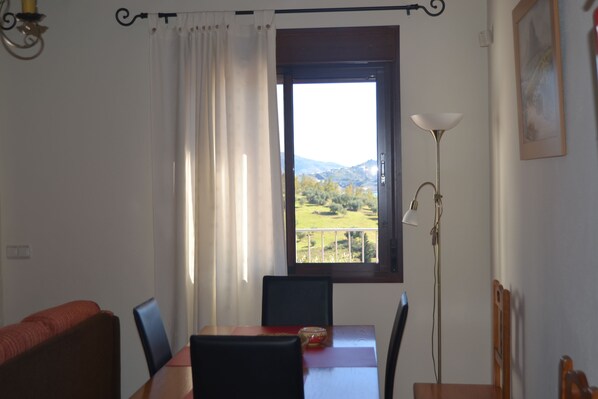 House, 2 Bedrooms, Smoking, Balcony | Dining