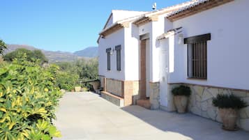 Casa, 2 dormitoris, fumadors, balcó | Exterior