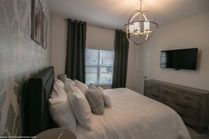 4 bedrooms, bed sheets - 1556 PD Champions Gate (Davenport)